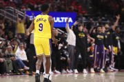 开云体育app-第二节一度连得5分+防守出色！雷迪克：我对布朗尼的成长感到兴奋
